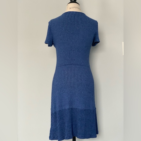 Gap Short Sleeve Blue Ribbed Dress - Picture 2 of 4